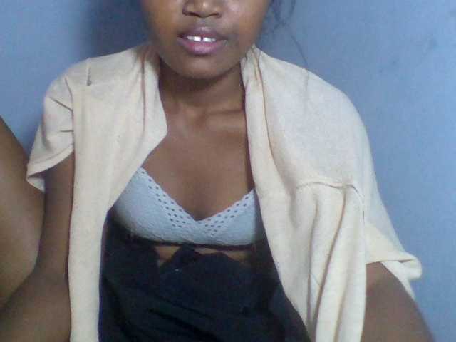 Rema-2 live webcam show