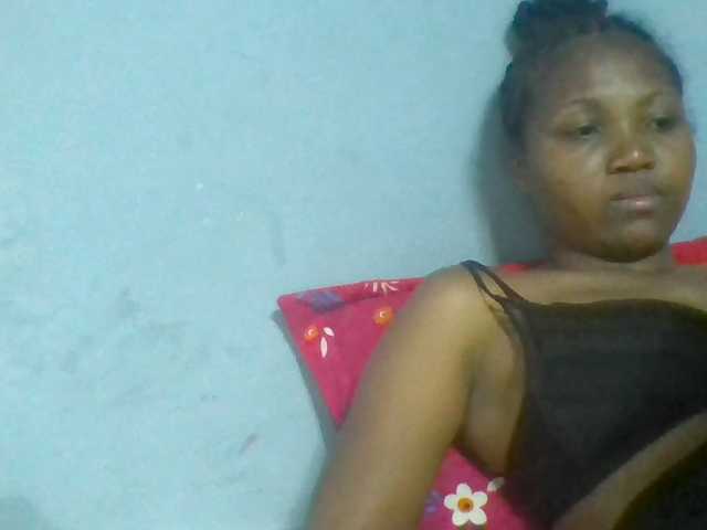 Rema-2 live cam on BongaCams