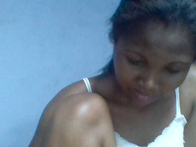 Rema-2 live cam on BongaCams