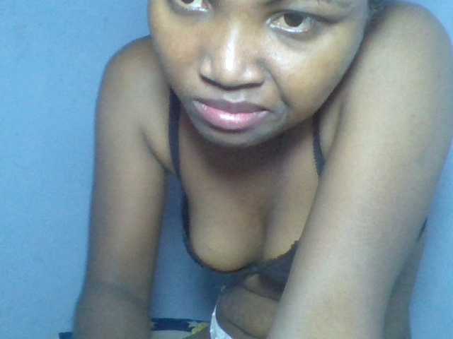Rema-2 live webcam show
