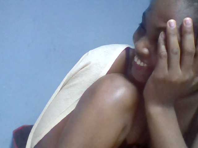 Rema-2 live cam on BongaCams