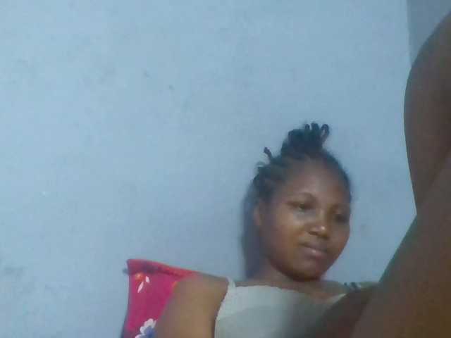 Rema-2 live cam on BongaCams