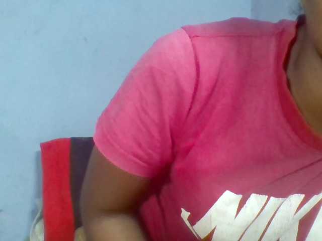 Rema-2 live cam on BongaCams