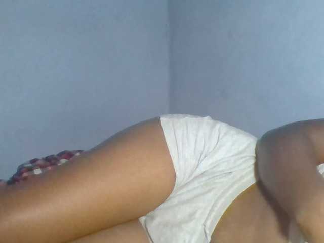 Rema-2 live cam on BongaCams