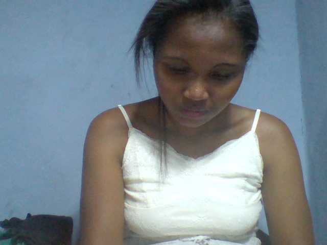 Rema-2 live cam on BongaCams