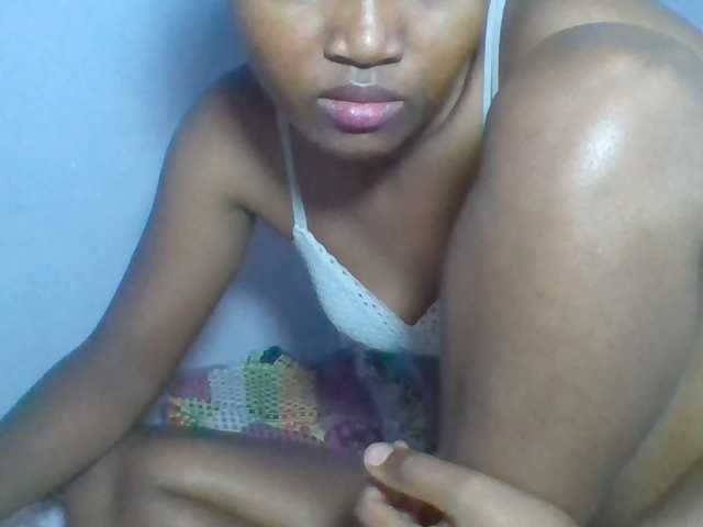 Rema-2 live webcam show