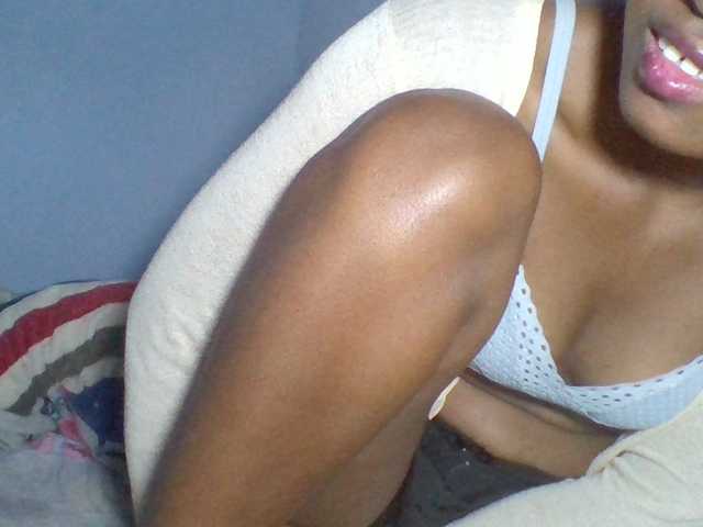 Rema-2 live webcam show