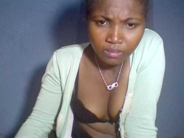 Rema-2 live cam on BongaCams