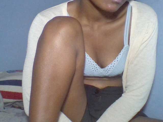 Rema-2 live webcam show