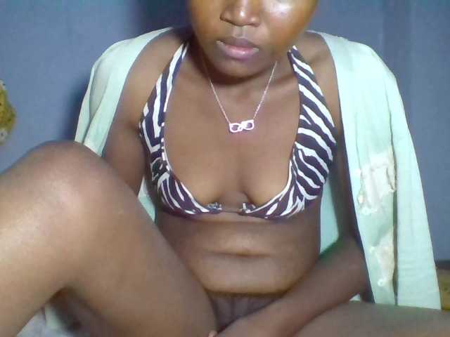 Rema-2 live cam on BongaCams