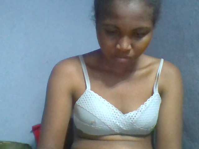 Rema-2 live cam on BongaCams