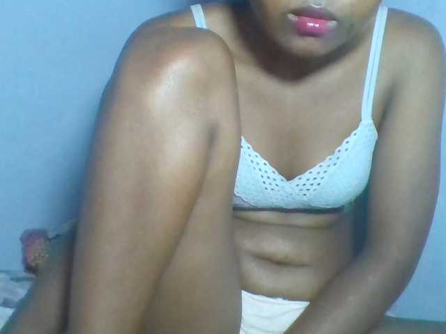 Rema-2 live webcam show