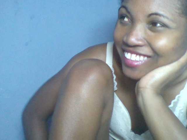 Rema-2 live cam on BongaCams