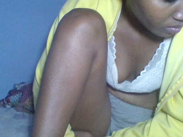 Rema-2 live webcam show