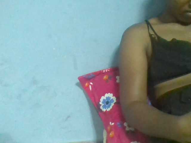 Rema-2 live cam on BongaCams