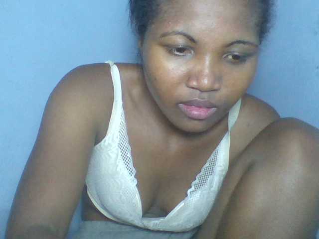 Rema-2 live webcam show
