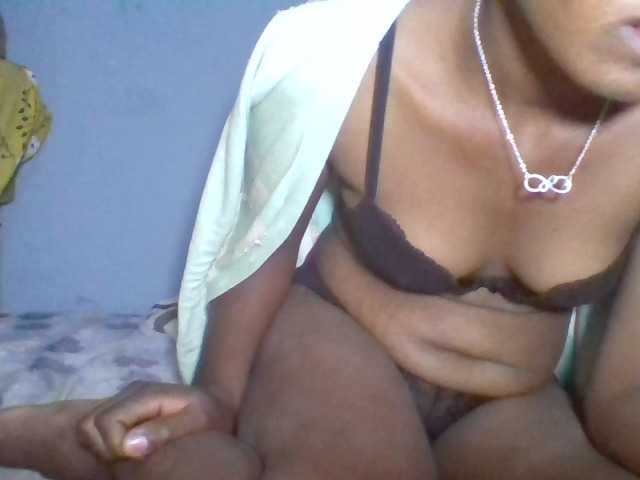 Rema-2 live cam on BongaCams