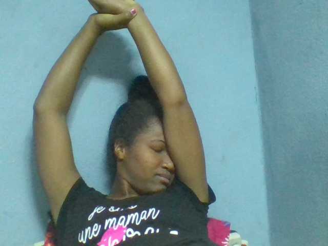 Rema-2 live cam on BongaCams