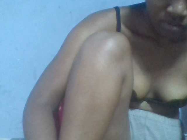Rema-2 live cam on BongaCams