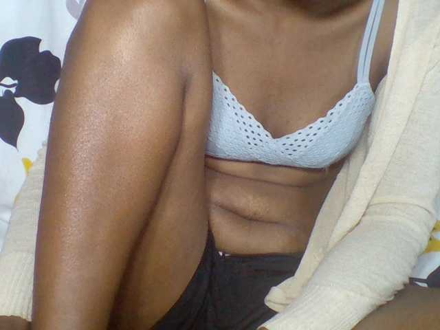 Rema-2 live webcam show