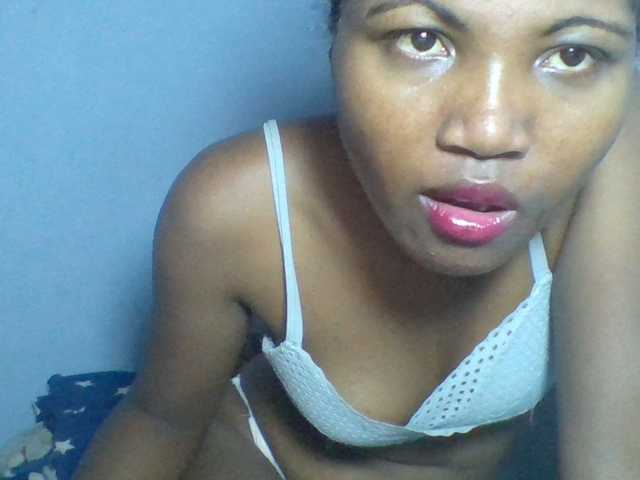 Rema-2 live webcam show