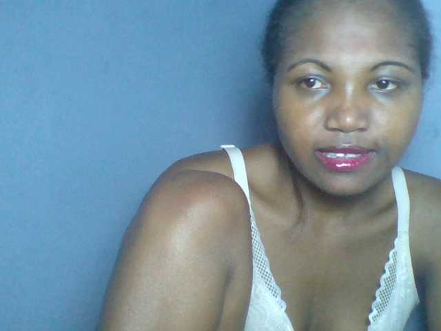 Rema-2 live webcam show
