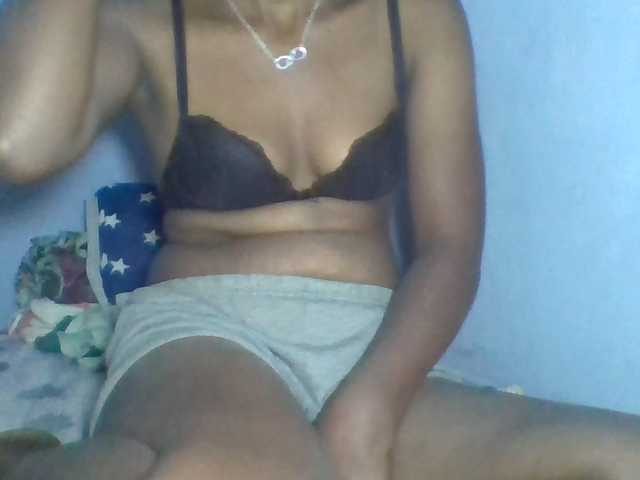 Rema-2 live cam on BongaCams