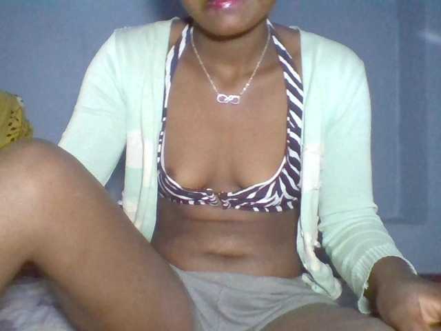 Rema-2 live cam on BongaCams