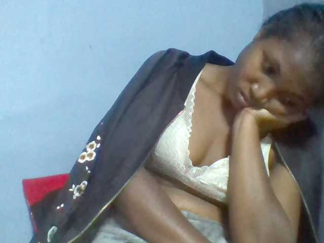 Rema-2 live cam on BongaCams
