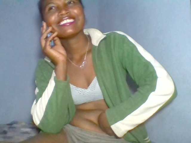 Rema-2 live cam on BongaCams