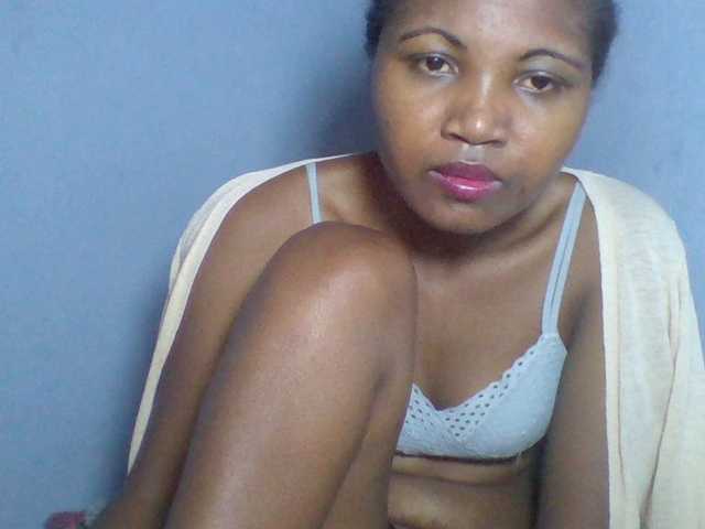 Rema-2 live webcam show