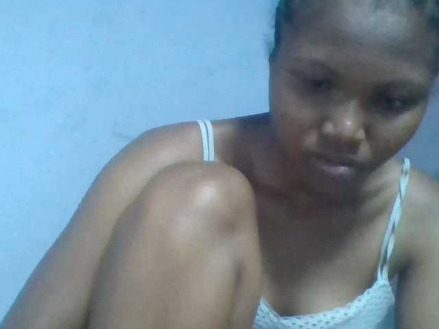 Rema-2 live cam on BongaCams