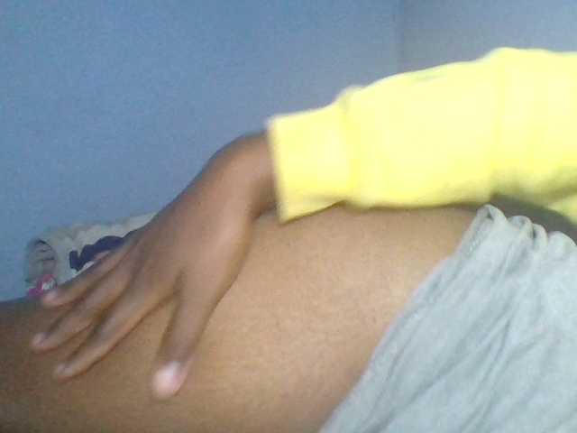 Rema-2 live cam on BongaCams