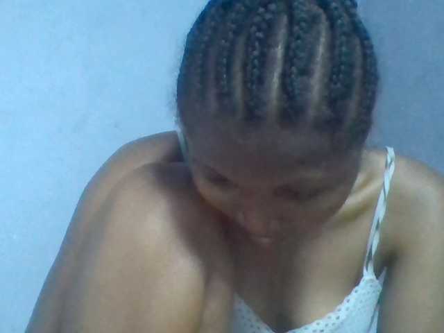 Rema-2 live cam on BongaCams