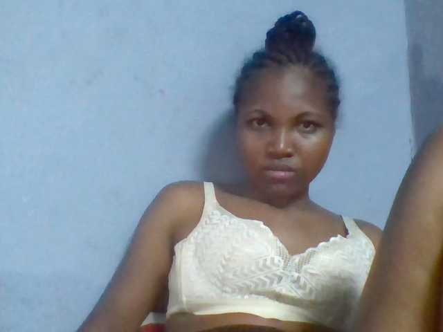 Rema-2 live cam on BongaCams
