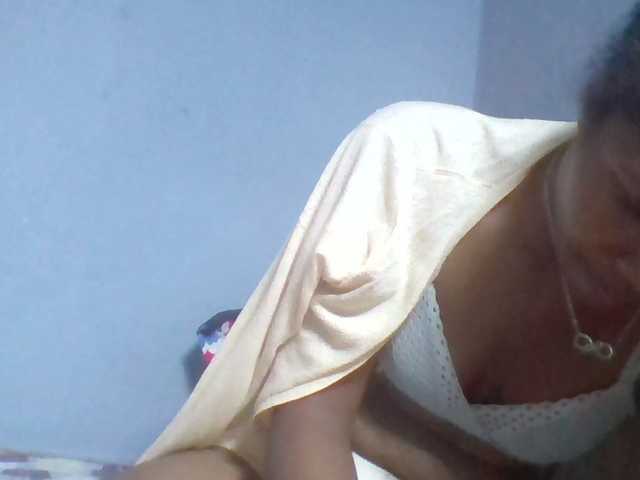 Rema-2 live cam on BongaCams