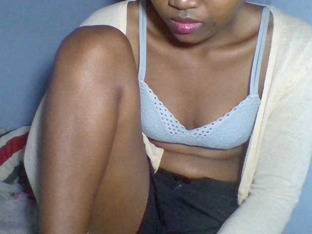 Rema-2 live webcam show