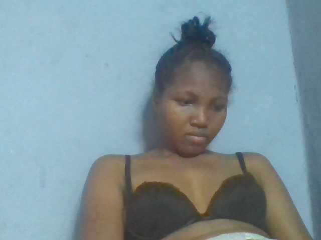 Rema-2 live cam on BongaCams