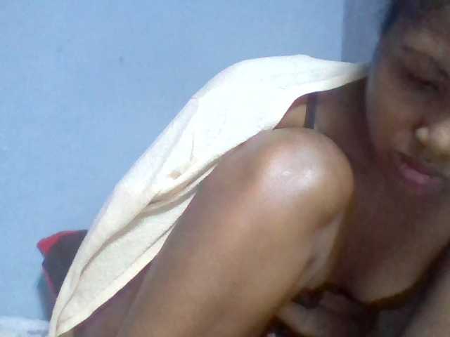 Rema-2 live cam on BongaCams