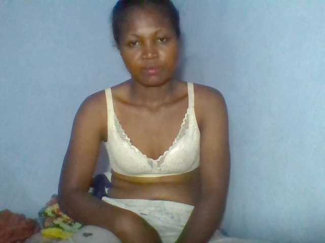 Rema-2 live cam on BongaCams