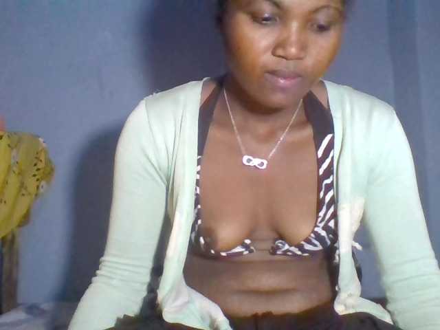 Rema-2 live cam on BongaCams