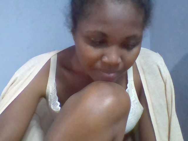 Rema-2 live cam on BongaCams