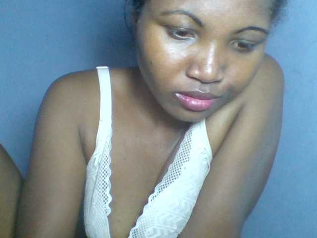 Rema-2 live webcam show