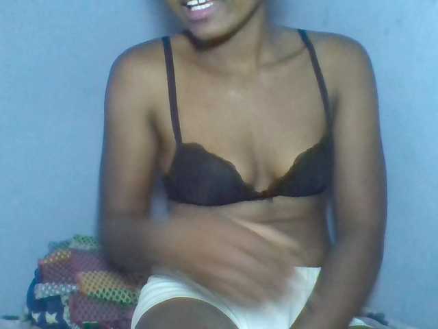 Rema-2 live webcam show