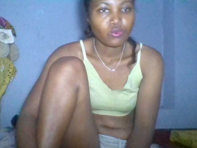 Rema-2 live cam on BongaCams