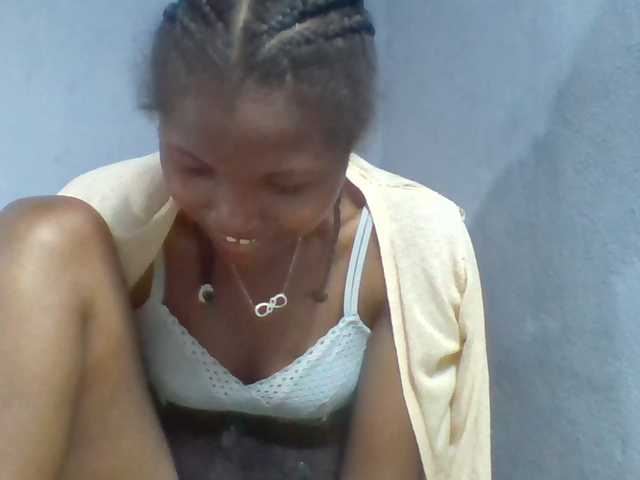 Rema-2 live cam on BongaCams