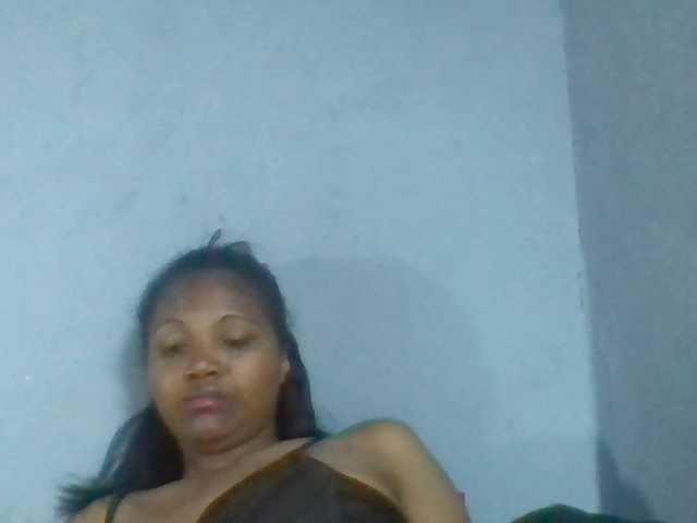 Rema-2 live cam on BongaCams