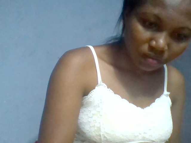 Rema-2 live cam on BongaCams