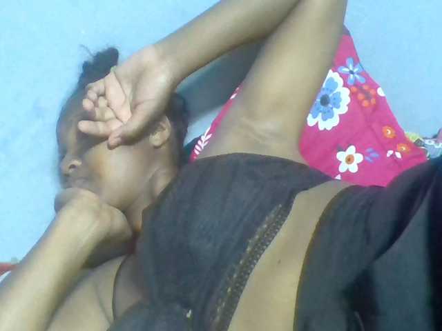 Rema-2 live cam on BongaCams