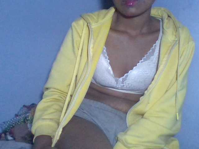 Rema-2 live webcam show